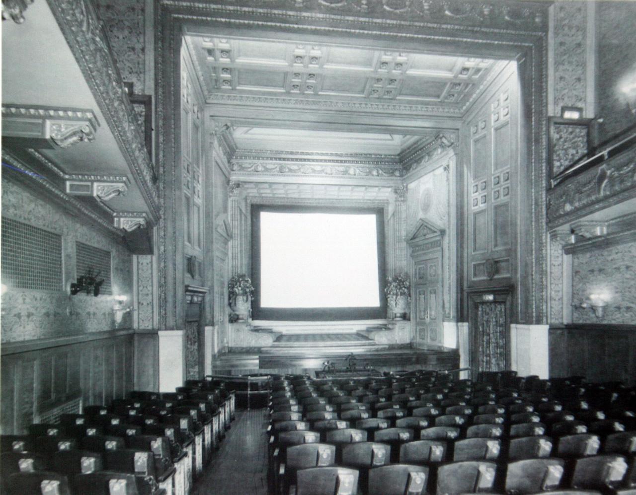 Boston Modern Theatre interior circa 1920.jpg