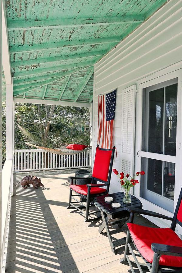 A-hint-of-Americana-for-the-porch