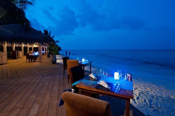A-night-dining-on-the-beah-next-to-the-Indian-ocean-at-the-Kuramathi-Resort-Maldives