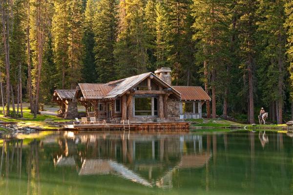 Amazing-waterside-cabin-retreat-in-Montana-offers-a-picture-perfect-getaway