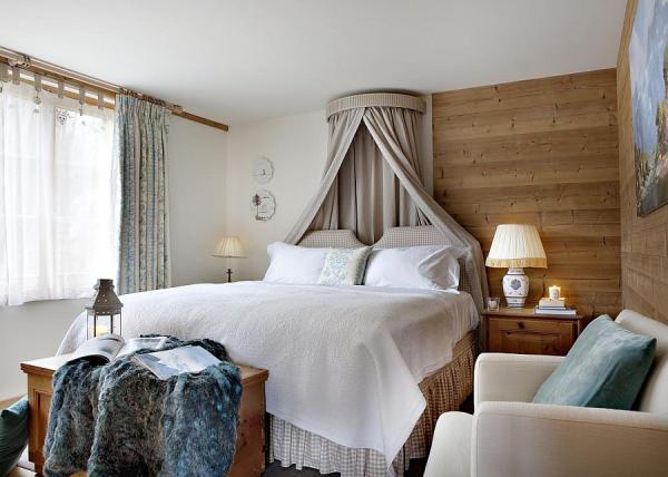 Classic-French-design-coupled-with-moder-comfort-in-the-bedroom