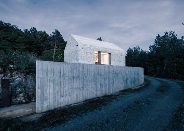 Compact-Karst-House-cement-fence3