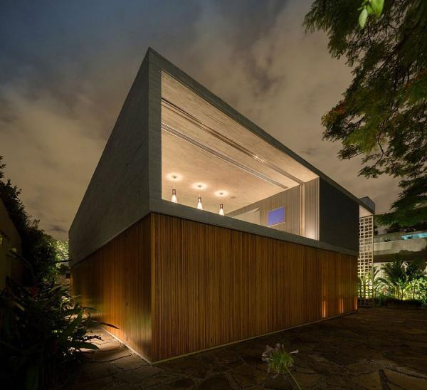 Concrete-and-wood-exterior-of-the-contemporary-Brazilian-home