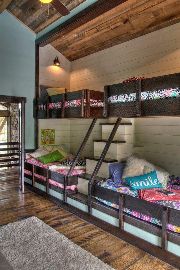 Cool-rustic-bedroom-with-bunk-beds-and-steps
