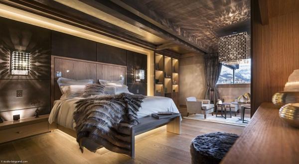 Cozy-opulent-bedroom-of-the-exclusive-Chalet-in-French-Alps