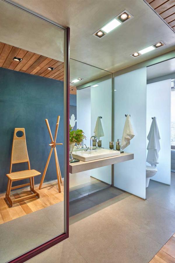 David-Guerra-exhibition-apartment-bathroom