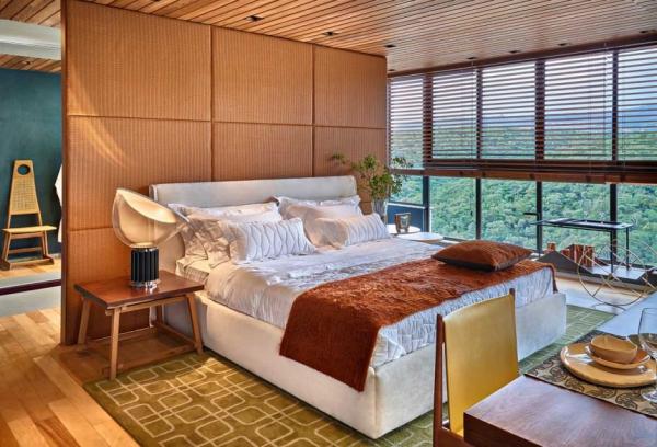 David-Guerra-exhibition-apartment-headboard-wall