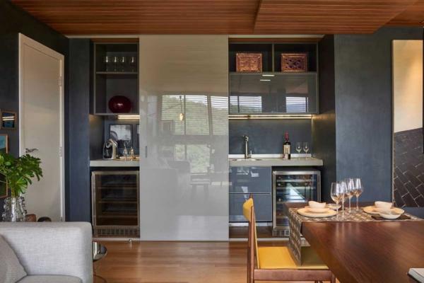 David-Guerra-exhibition-apartment-sliding-kitchen-doors