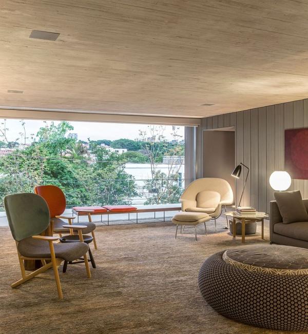 Elegant-decor-inside-the-smart-B-B-House-connected-with-the-balcony-outside