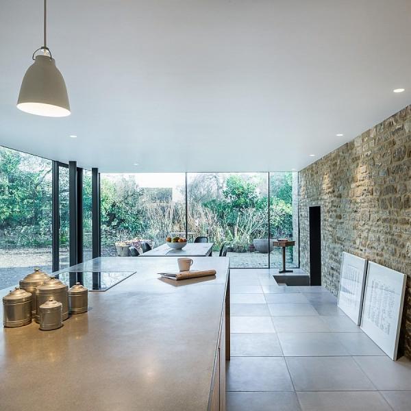 Elegant-modern-kitchen-and-dining-room-inside-the-new-extension
