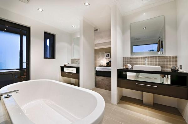 En-suite-master-bath-combines-luxury-with-a-sense-of-serenity