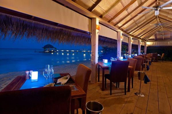 Enjoy-the-local-cusine-at-the-Kuramathi