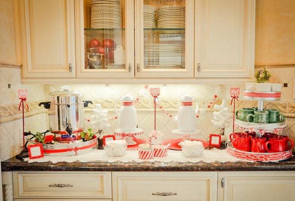 Gorgeous-red-and-white-Christmas-Decorations