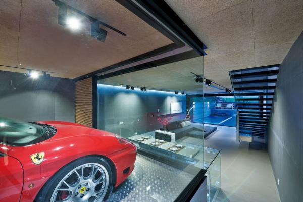 House-in-Sai-Kung-Car-Garage