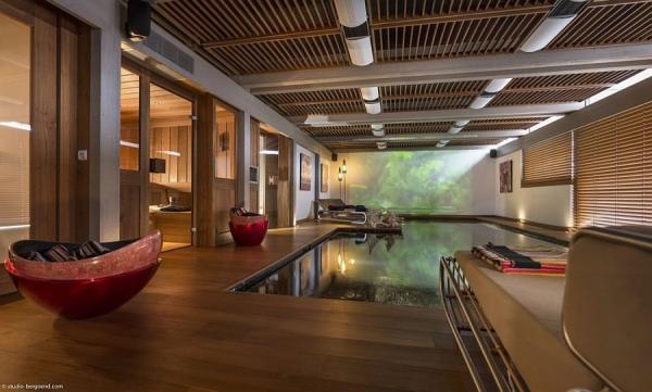 Indoor-pool-of-the-Chalet-Mont-Blanc