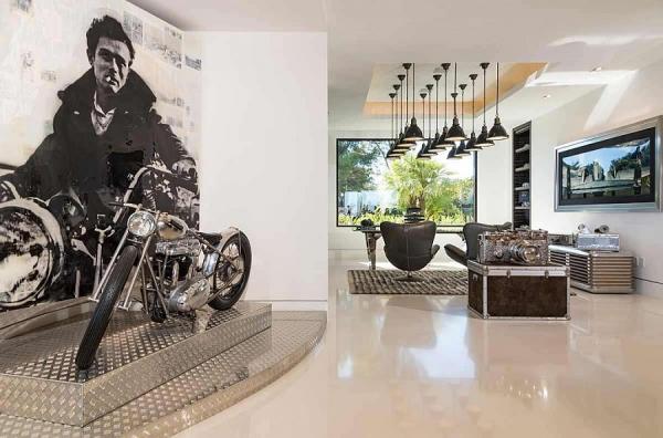 James-Dean-Motorbike-replica-in-the-living-room