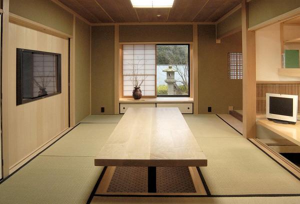Japanese-style-home-office-with-a-hydraulically-controlled-desk