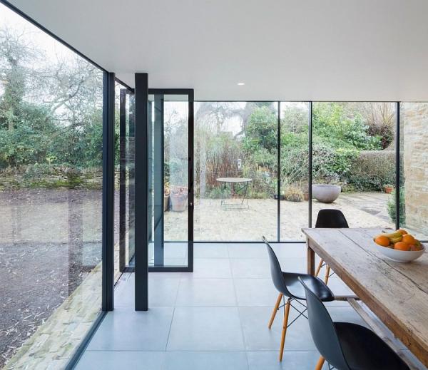 Lightweight-single-ply-roof-used-for-the-modern-extension
