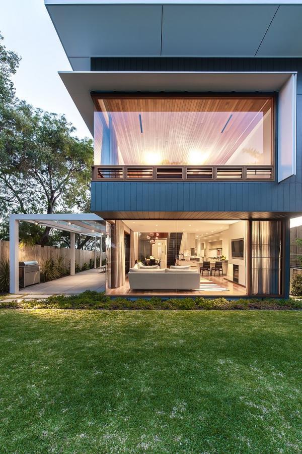Living-space-of-the-stylish-sydney-house-connected-seamlessly-with-the-backyard