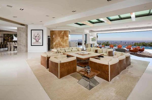 Luxurious-decor-in-the-grand-bachelor-pad
