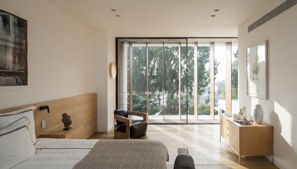 Mediterranean-residence-master-bedroom