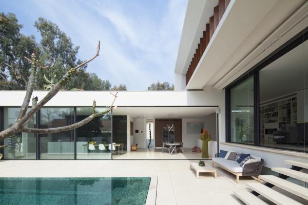 Mediterranean-residence-outdoor-lounge-space
