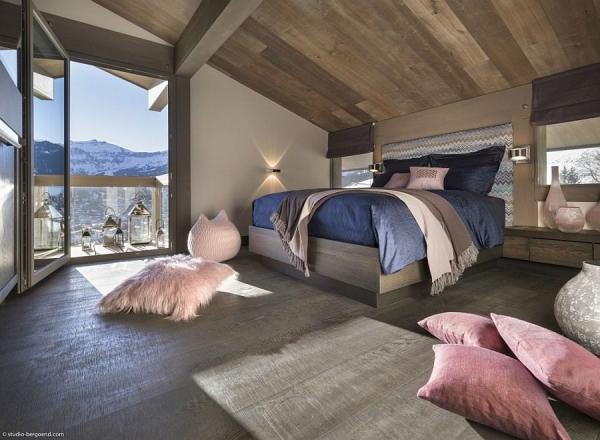 Modern-decor-and-chevron-pattern-headboard-for-the-chalet-bedroom