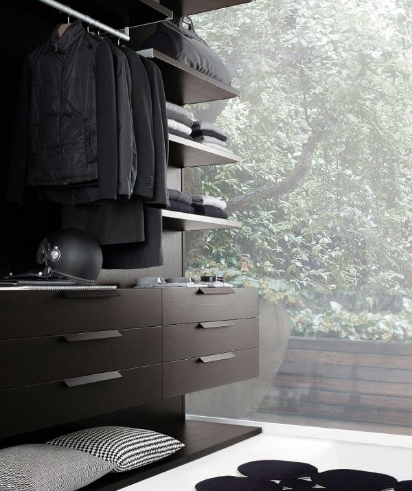 Modern-walk-in-closet-with-complete-range-of-accessories
