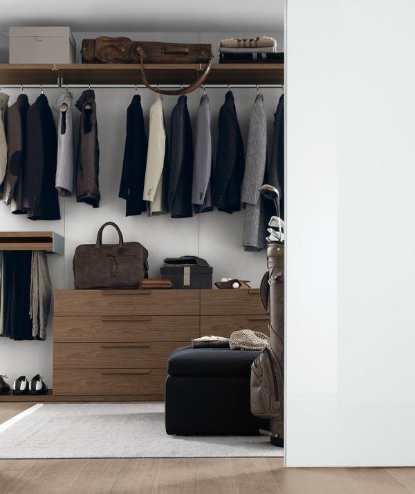 Organize-your-bedroom-elegantly-with-a-trendy-walk-in-closet