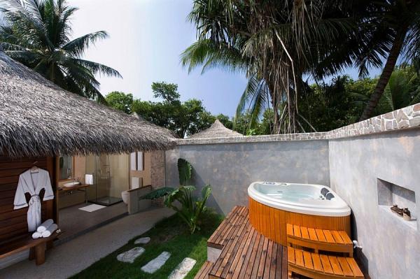 Outdoor-hot-tub-adds-to-your-soothing-stay-at-the-Kuramathi