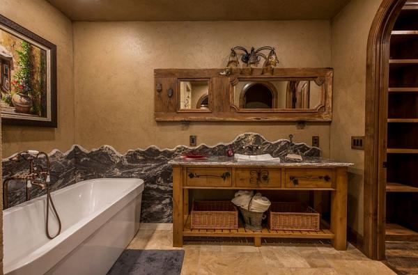 Plastered-walls-bring-rustic-magic-to-the-charming-bathroom