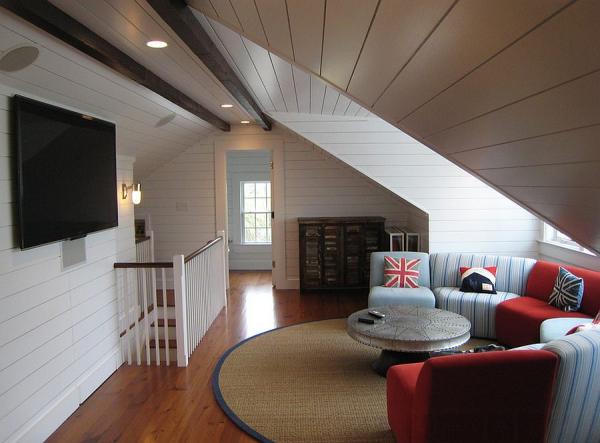 Practical-attic-living-space-design-with-ample-ventilation