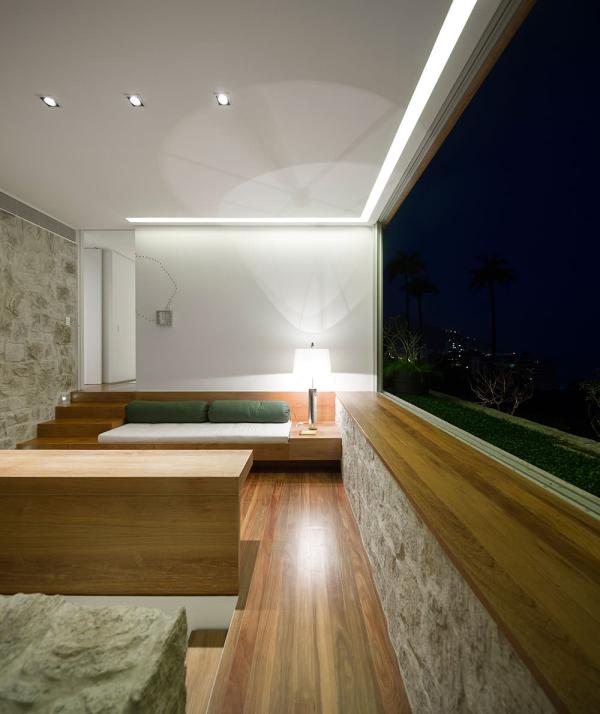 Semi-minimal-interiors-complement-the-luxurious-exterior-perfectly