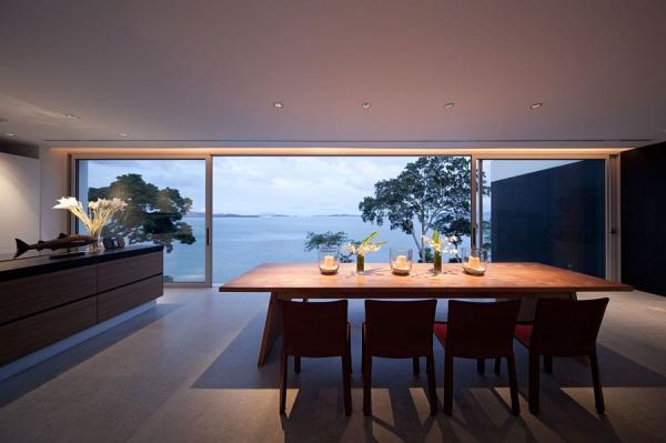 Sliding-glass-doors-connect-the-interior-with-the-outdoors-seamlessly