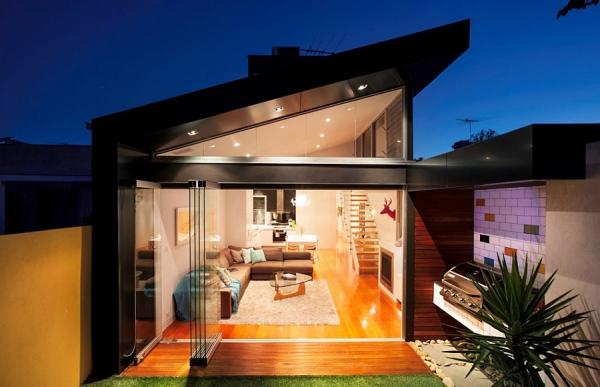Smart-use-of-black-helps-define-the-glass-structure