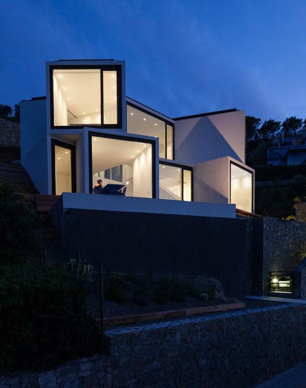 Sunflower-House-night-view-front-facade