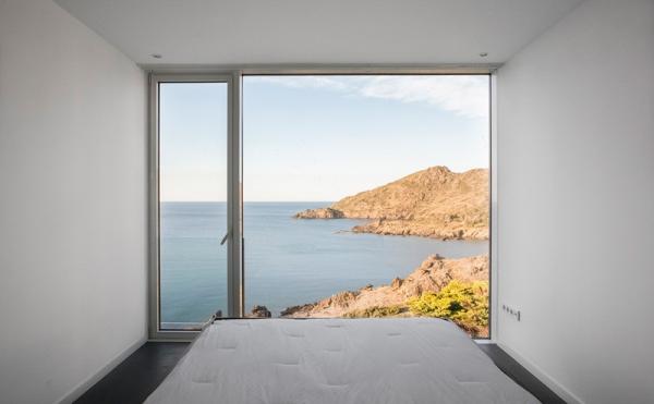 Sunflower-House-view-from-the-bed
