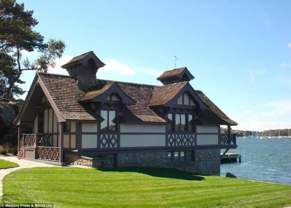 A Private Luxury Island With Its Own Cannon Is Up For $11 Million