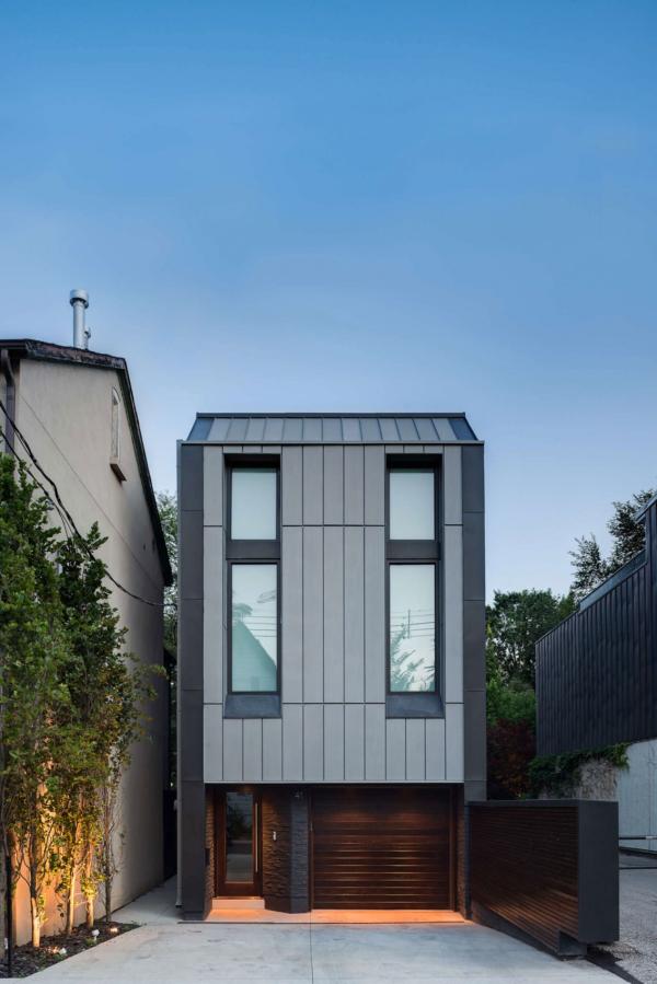Toronto-bachelor-home-back-facade