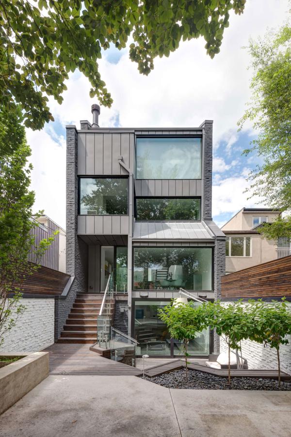 Toronto-bachelor-home-facade