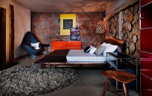Wide-array-of-colors-and-textures-in-the-industrial-bedroom