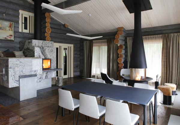 Wooden-Cottage-dining-area-and-nook