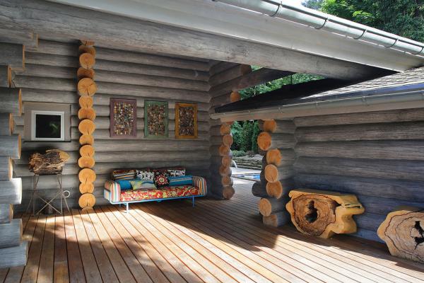 Wooden-Cottage-outdoor-lounge-area