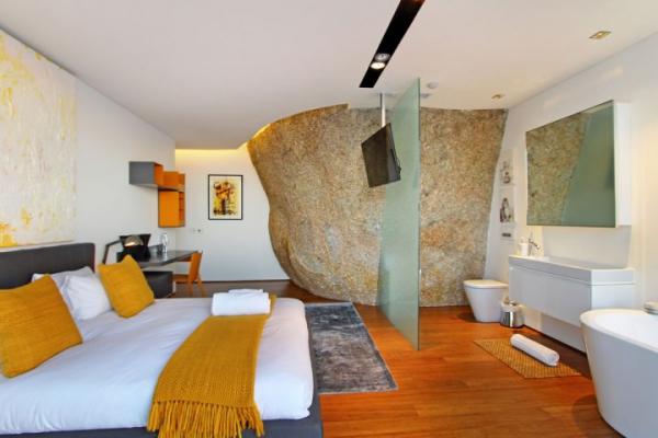 boulder-in-bedroom