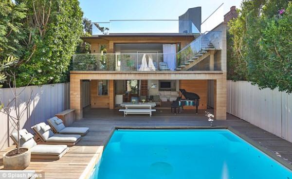 casa-pamela-anderson-malibu beach-freshhome (7)