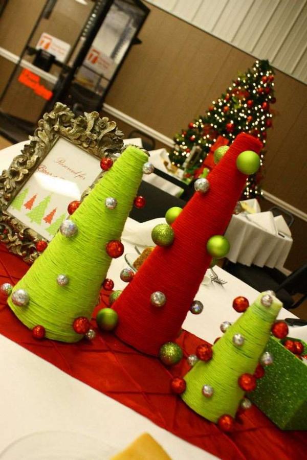 diy-yarn-centerpice-for-christmas-table