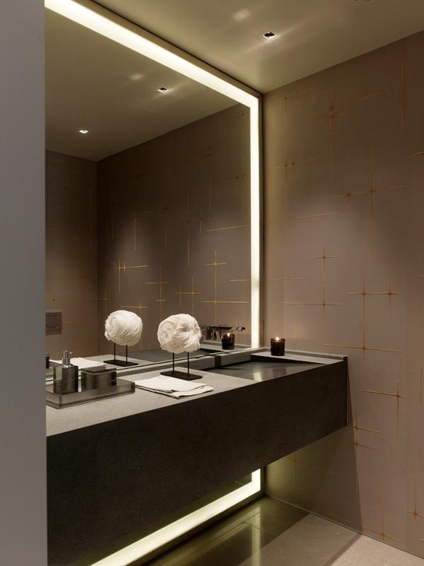 framed-floor-to-ceiling-mirror-with-lights