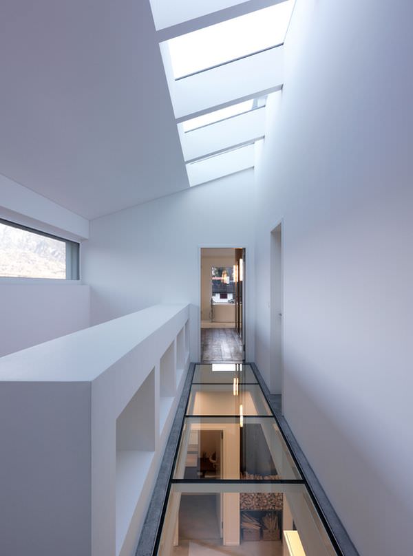 hall-glass-floor