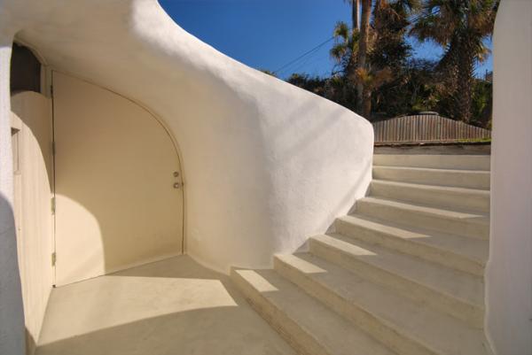 hobbit-dune-house-by-william-morgan-entryway
