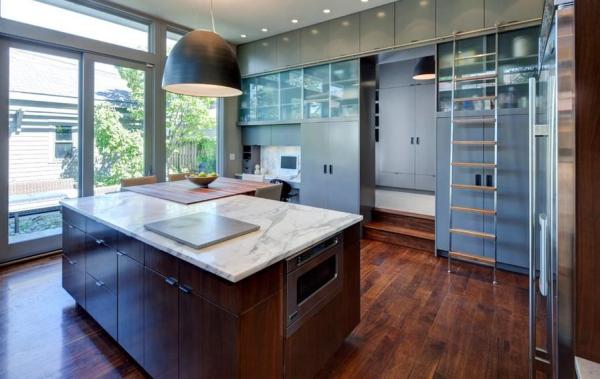 large-kitchen-how-to-use-a-ladder